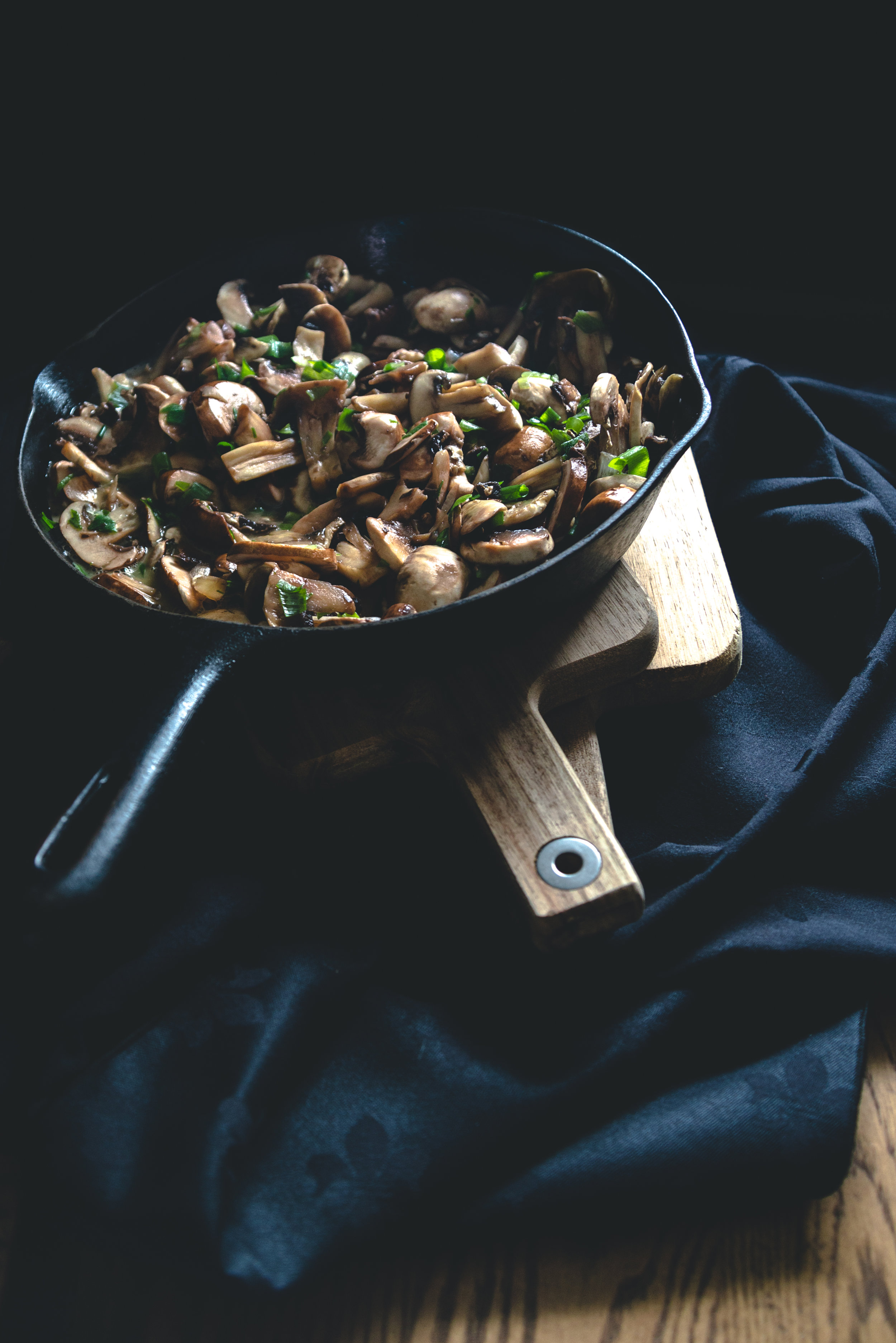Thyme and a touch of white wine will make mushrooms sing. You can stir these flavorful mushrooms into rice pilaf, omelettes, or pasta.
