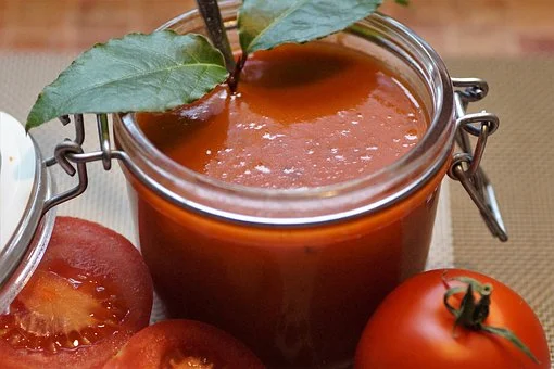 Roasted tomato soup is a simple, yet hearty soup that taste great on a cool evening. Photo source: Pixabay .