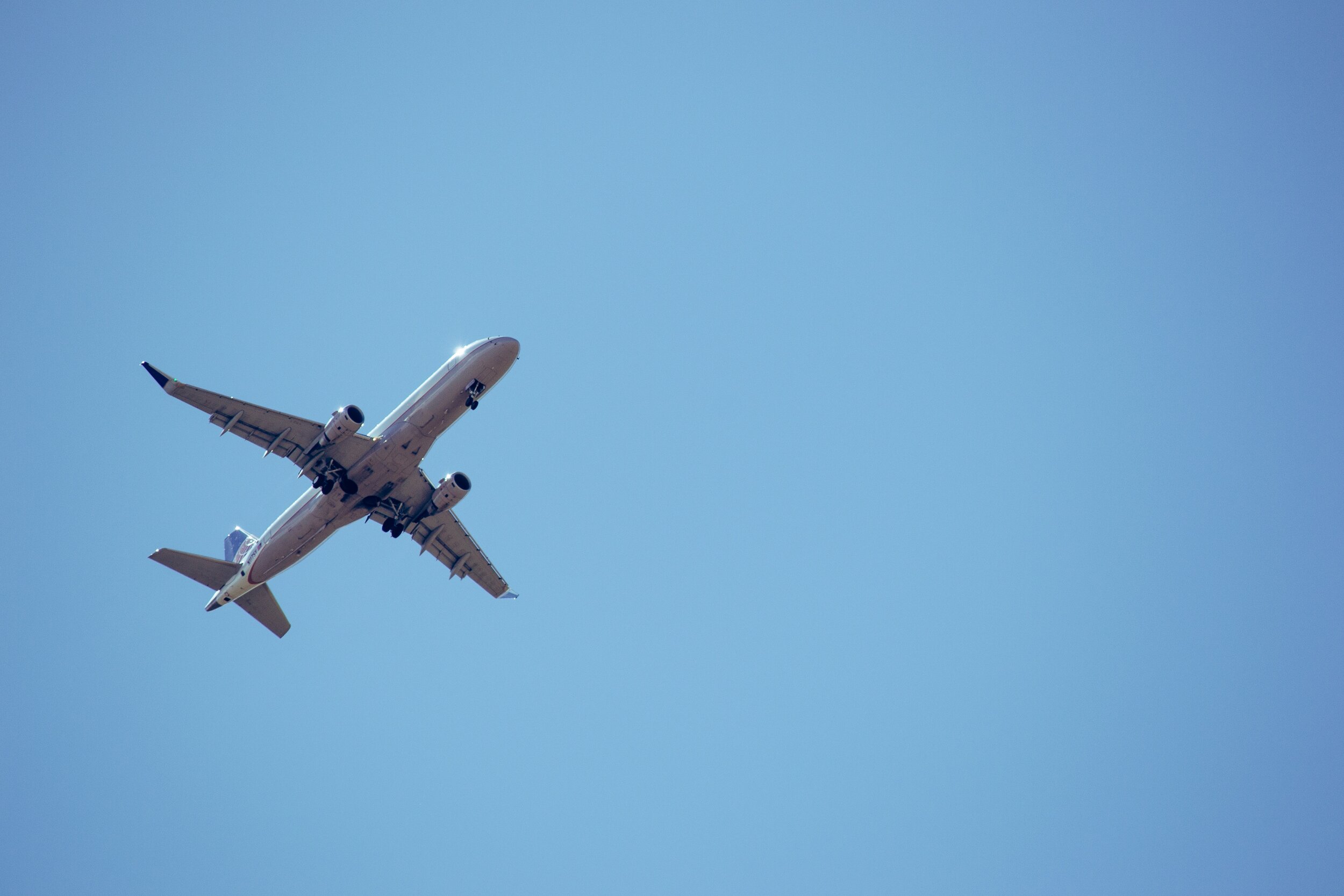 aeroplane-aircraft-airplane-1059608.jpg