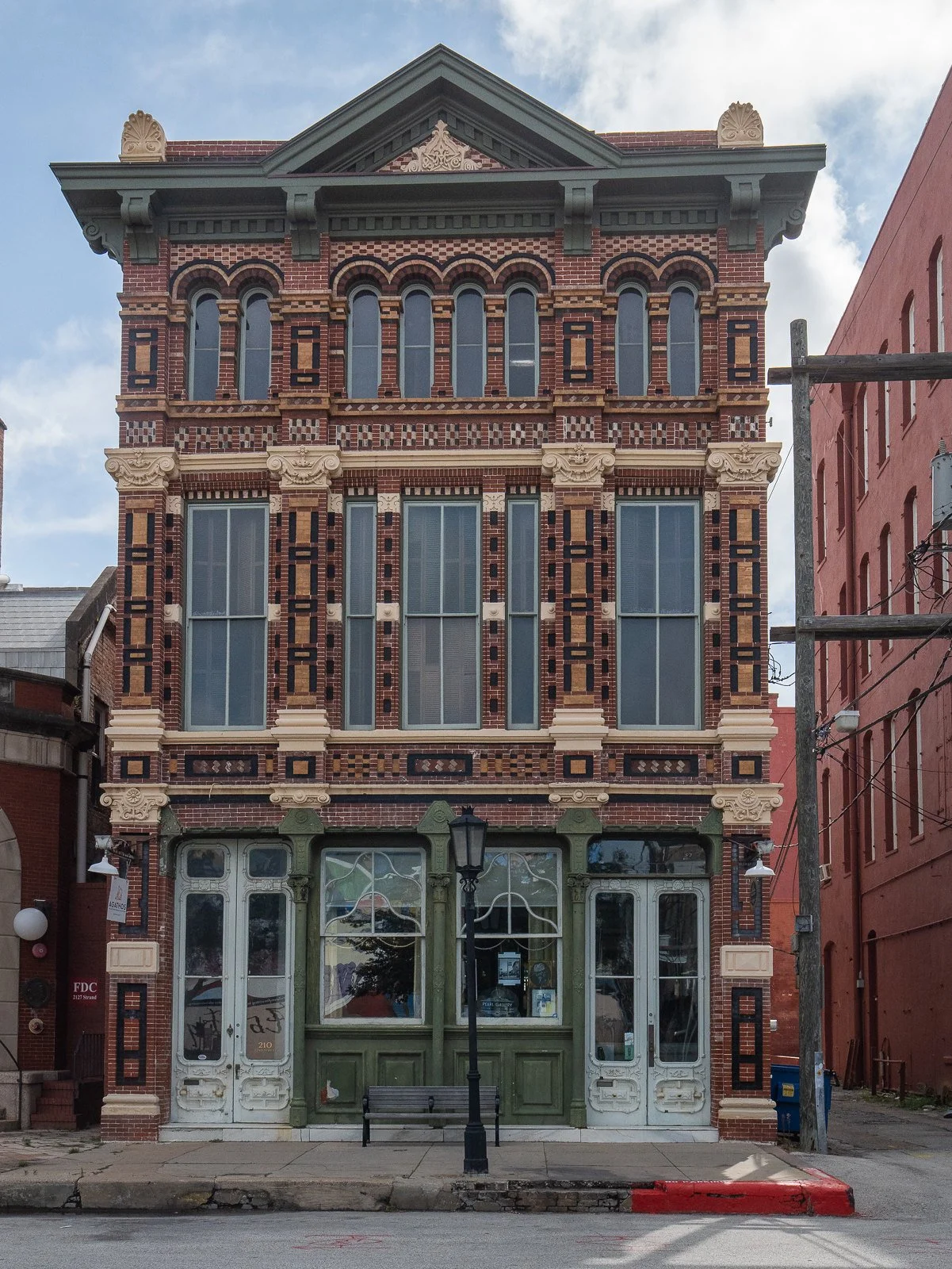 Pearl Gallery