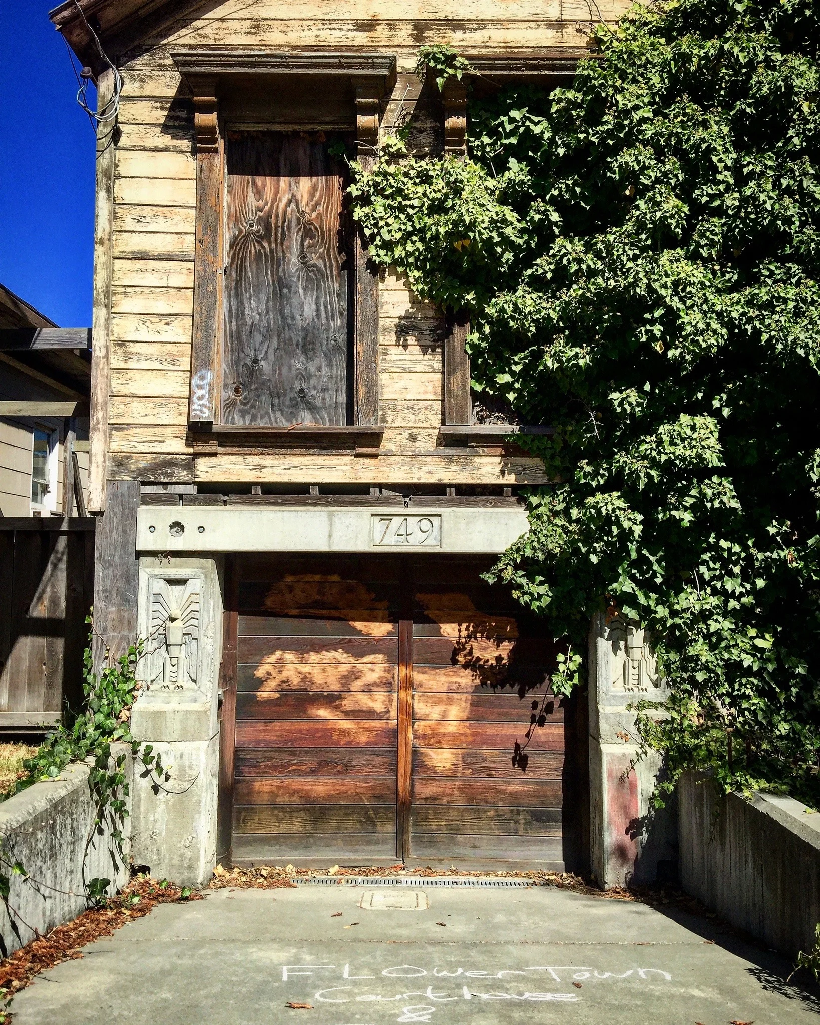Cedar Ave.
