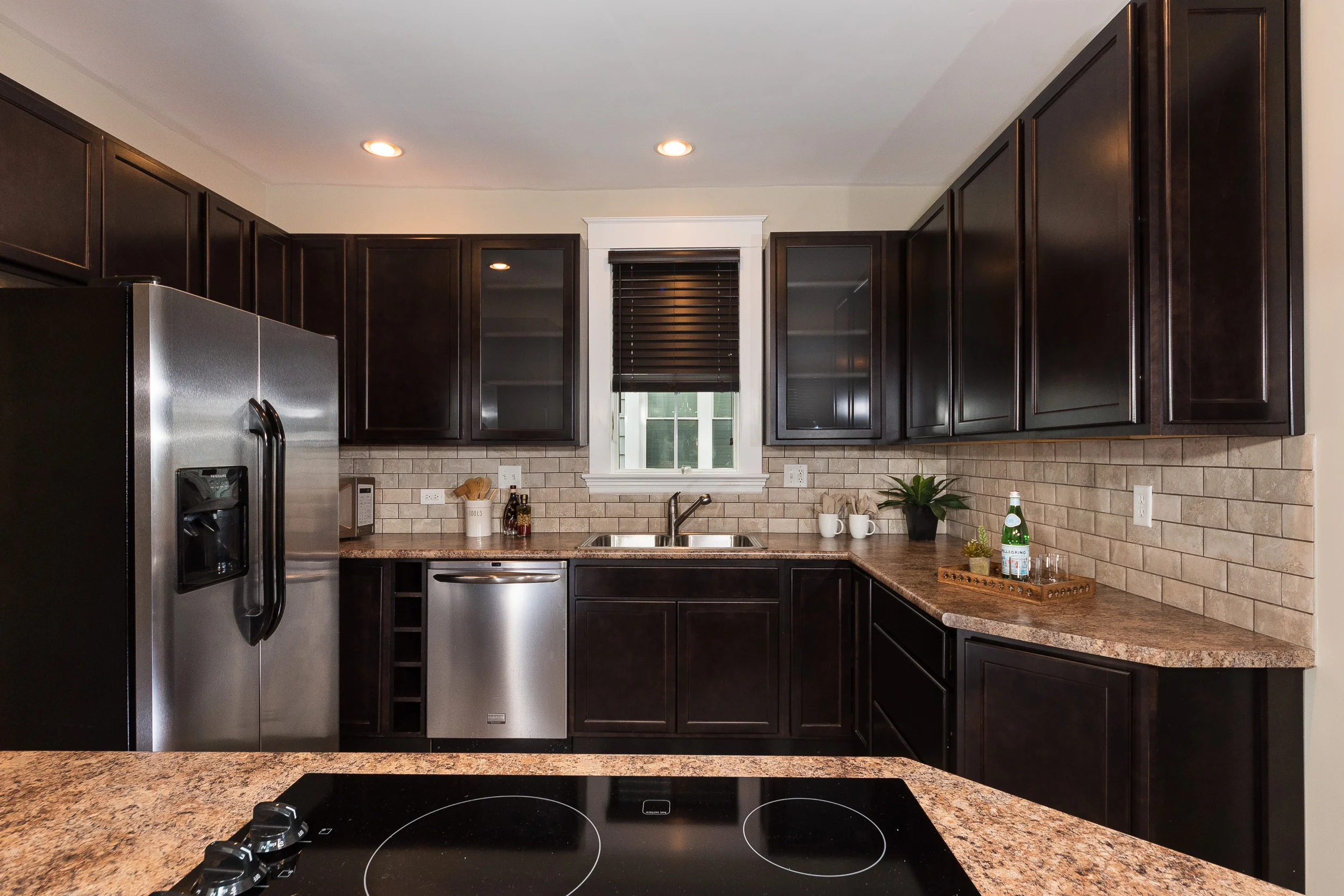 3088 Markbreit Kitchen (1).jpg