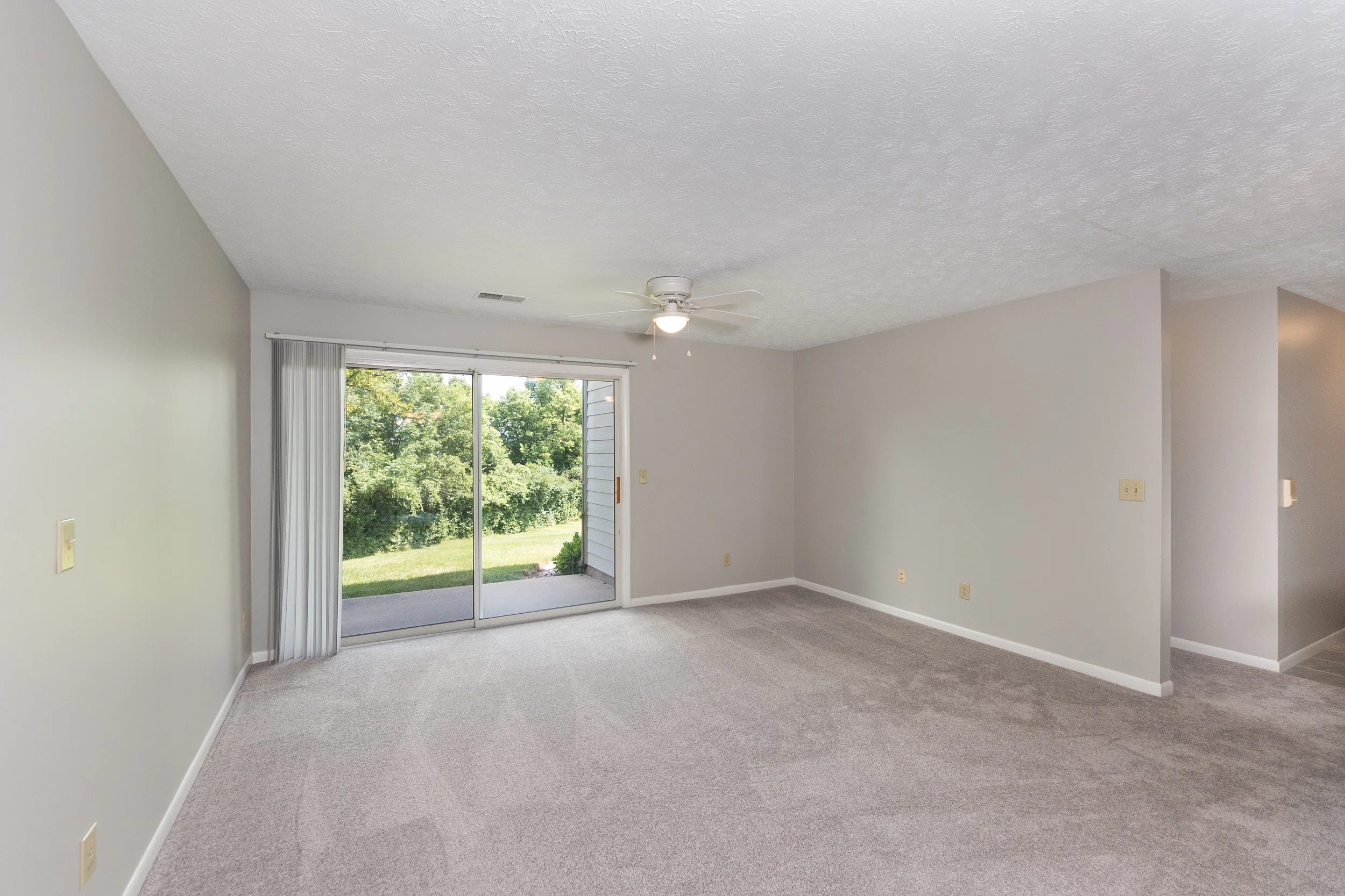 8846 Eagleview Interior (5).jpg