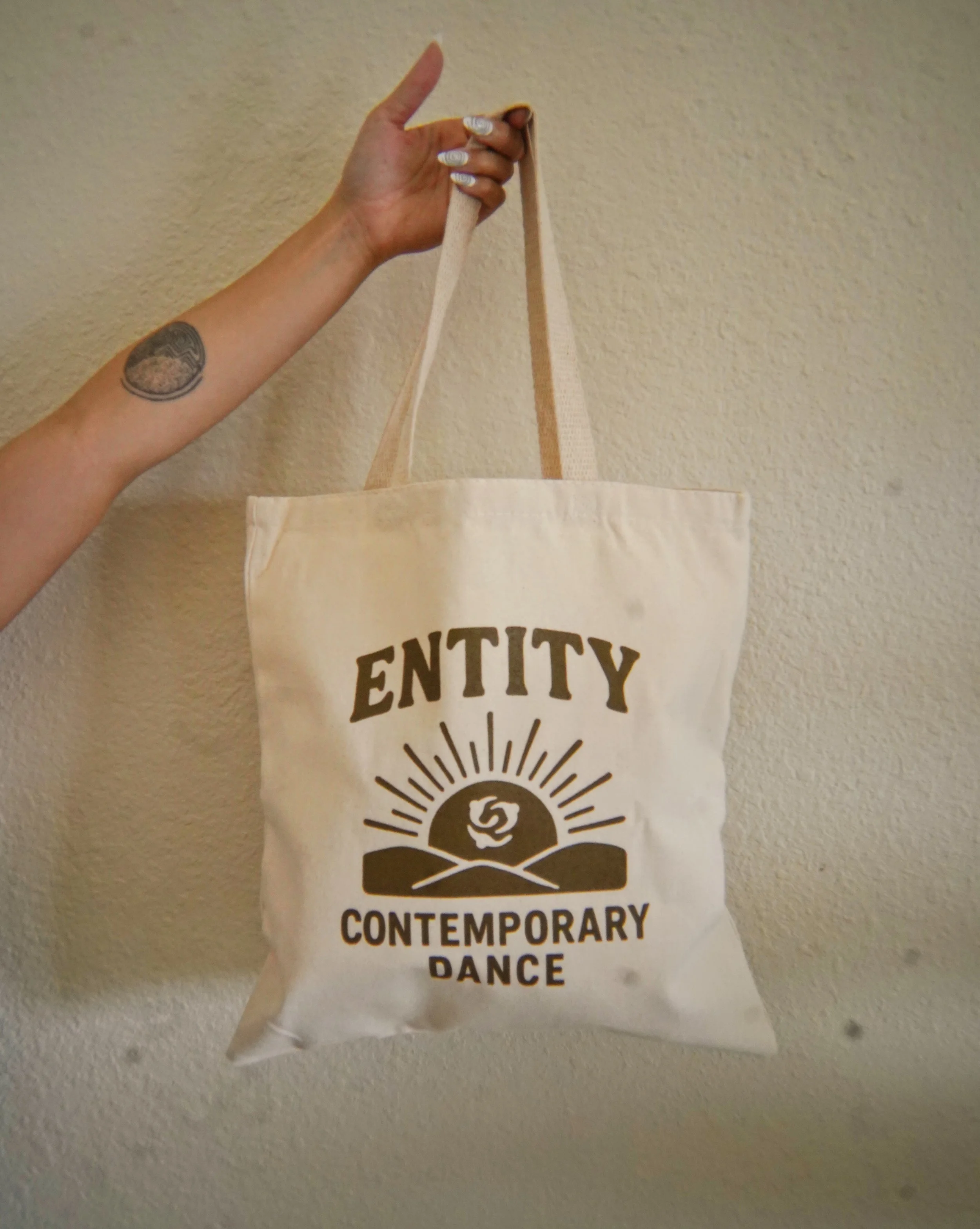 Entity Tote.JPG