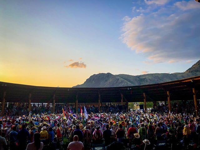 Happy Indigenous people&rsquo;s day! .
.
Photo from @kamloopspowwow last summer. .
.
.

#beautifulbc #kamloopa #explorecanada #explorebc #kamloopapowwow #indigenouspeoplesday #seetheworld #powwow #indigenouslivesmatter #explore #pnw #pnwlife #tkemlup