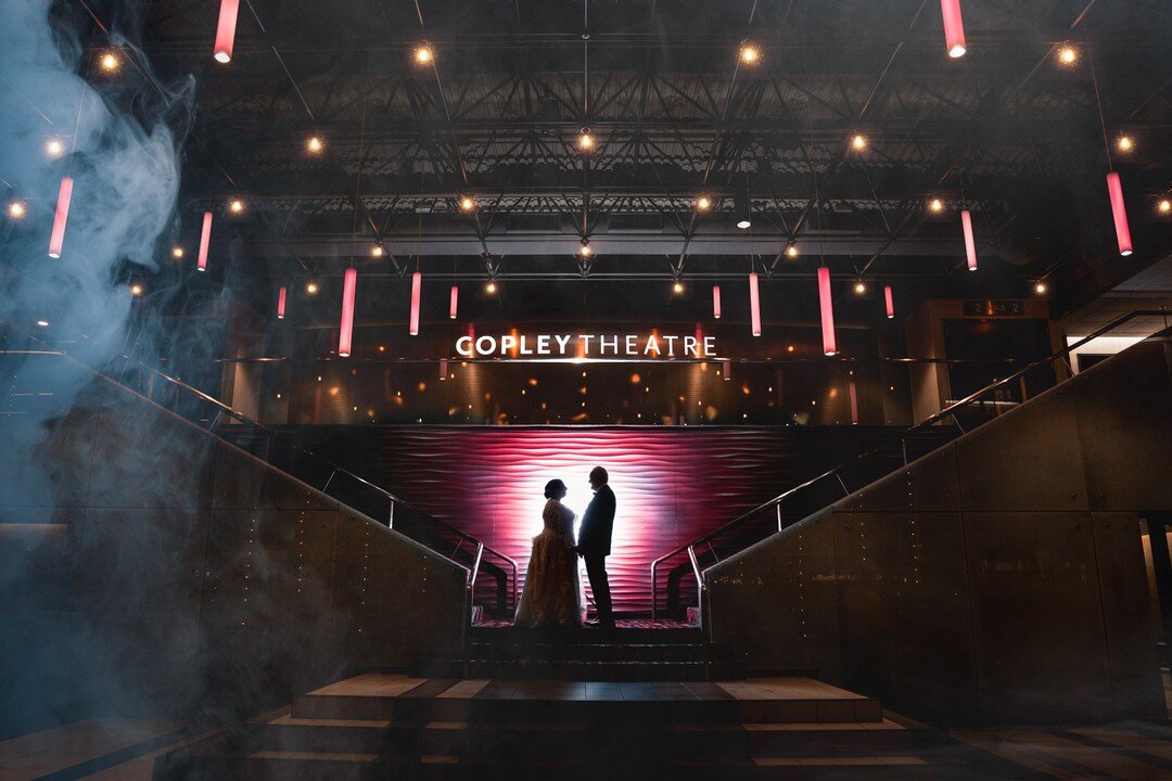 One of my all time favorite silhouettes taken at the Copley Theatre at Paramount's Meyer Ballroom! 🔥

Venue: @paramountsmeyerballroom 

For Photographers:
Shot with @canonusa R6 Mark II + RF24mm f/1.8 at f/4.0

I used a @godoxlighting AD300 Pro plac