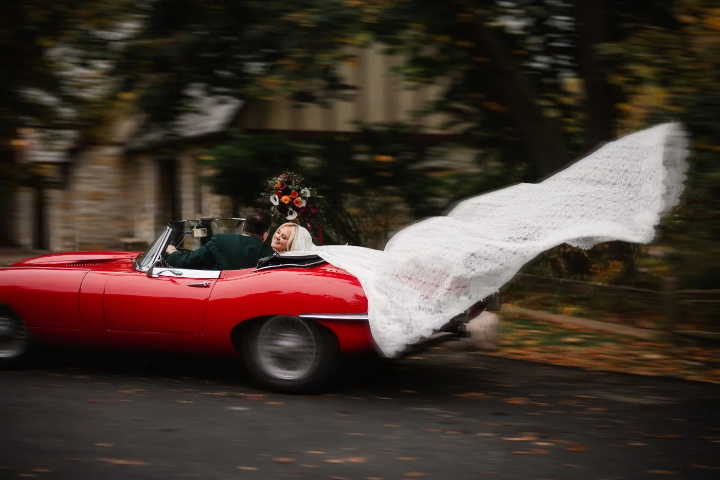 Lexi + Dan | 10.18.2025

What a fun and beautiful October wedding filled with so many amazing moments. Here are just a few images so far from this extraordinary wedding!

Venue: @thegroveredfieldestate 
Planner: @wildflowerweddingsllc 
Florals: @fabb