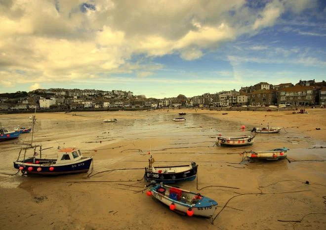 Low tide St Ives Harbour by Ingrid King.jpg
