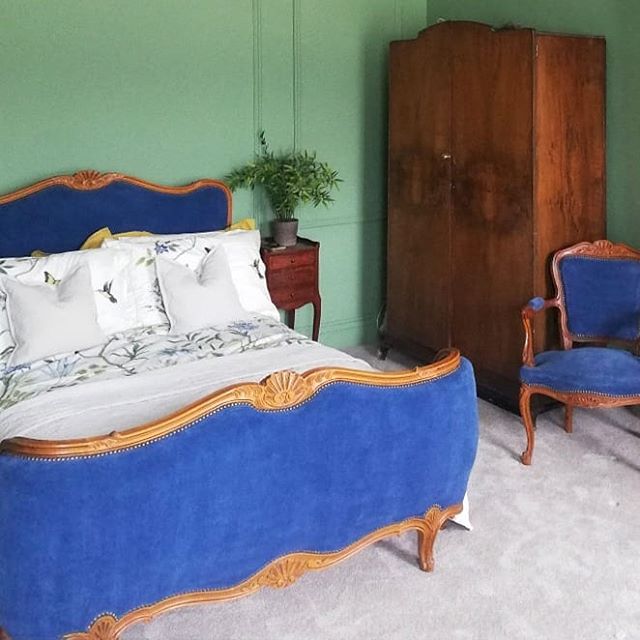 #beforeandafter blue velvet bed. 🔵 From blue to bluer. I used @makeitrustoleum chalk furniture paint. I saw people using it online for fabric. And specifically on velvet. I tried it out on my velvet chairs and blue bed that I bought at a French Mark