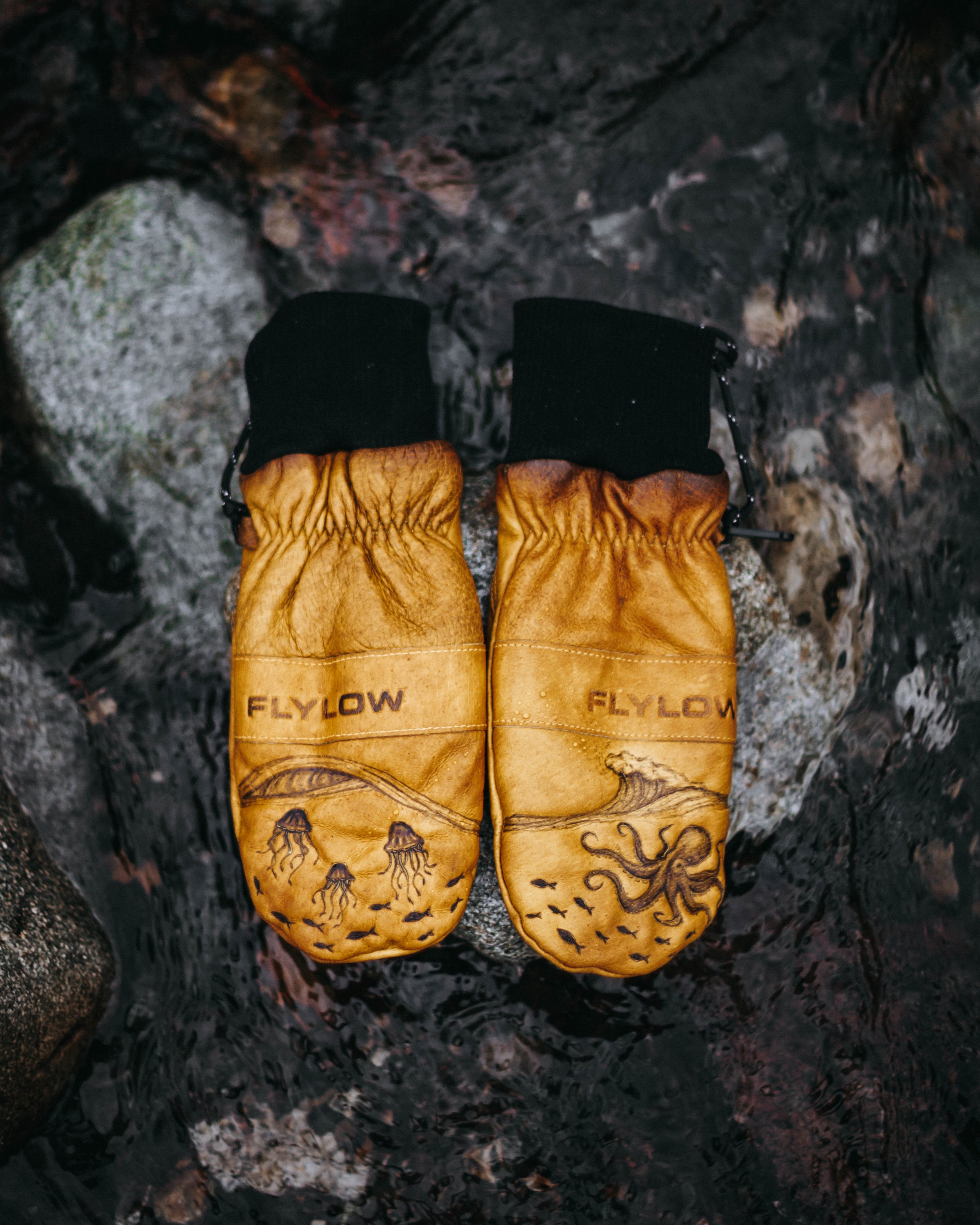 Underwater Flylow Mitts 1.jpg