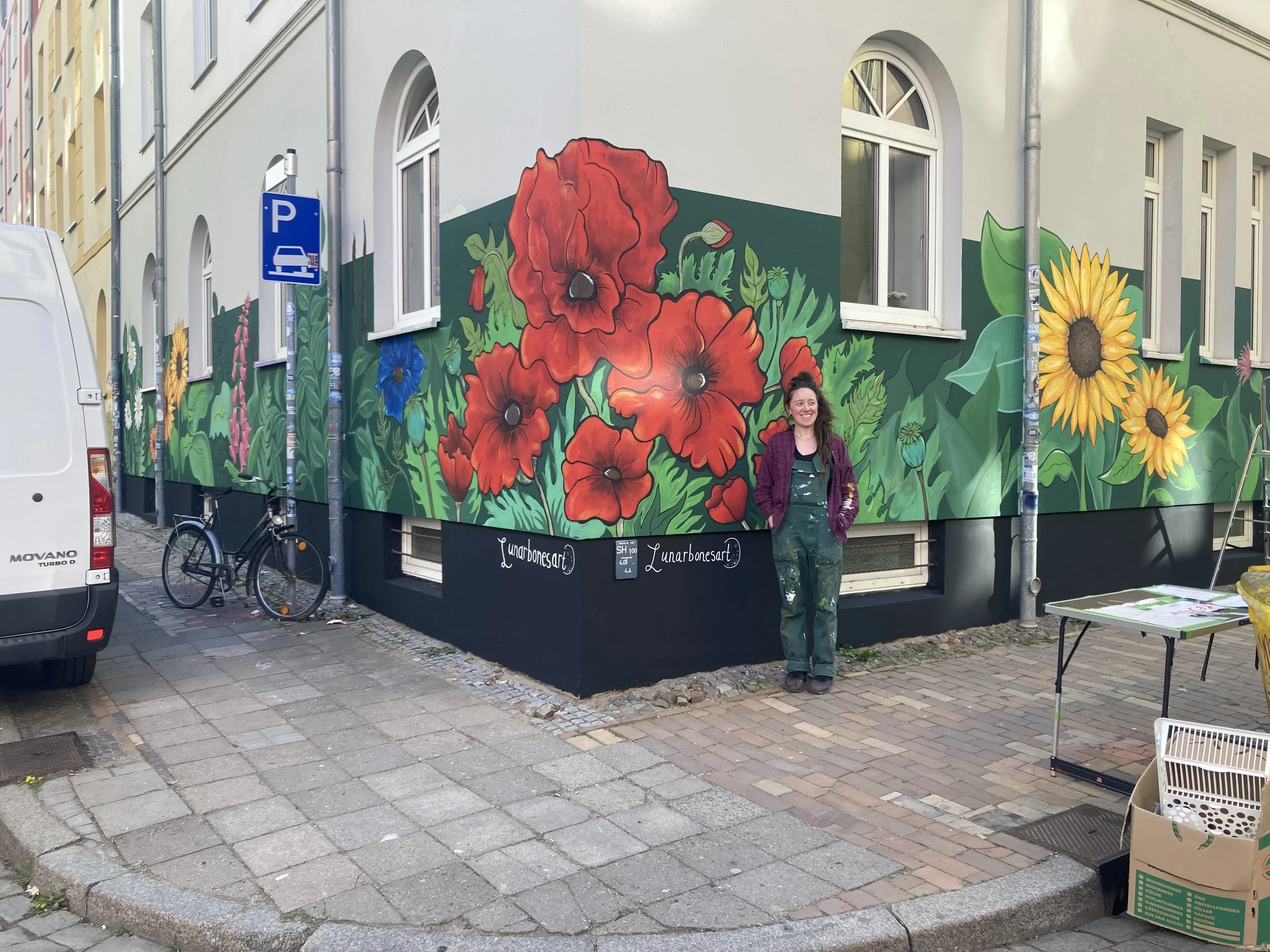 Flower wall mural