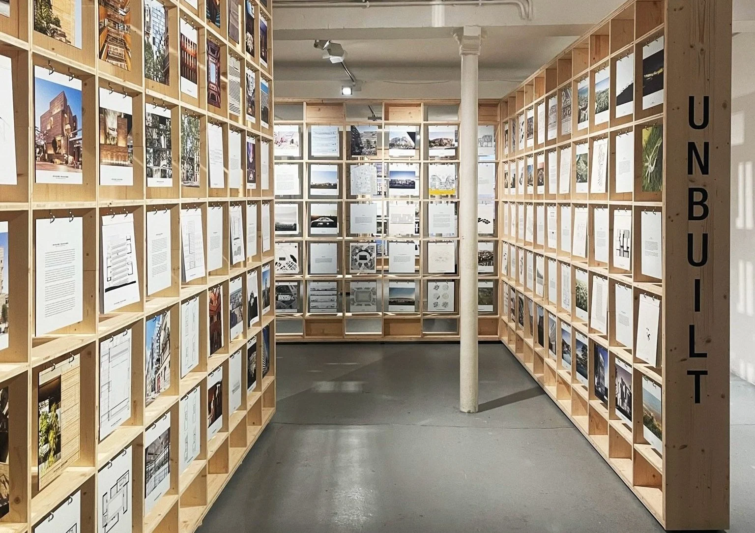 EXPO
NOV. 2023 | Ouverture de l’exposition Built/Unbuilt/Unbuildable à la Galerie d’Architecture du 4/11 au 02/12