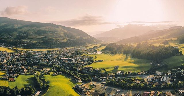 Sunrise in the hills of Tirol, Austria. This week I finally received my official drone license! This means that from now on I can commercially fly drones in the Netherlands legally ;) We don't have landscapes like this, but still I can't wait to get this new chapter started 🚁
.⠀
.⠀
.⠀
.⠀
.⠀
.⠀
.⠀
.⠀
.⠀
#djimavicpro #dronephotography #dronepointofview #dronestagram #fromwhereidrone #visittirol #visitaustria #kufsteinerland #austrianalps #passionpassport #dronegear #dronegram #theweekoninstagram #beautifuldestinations #earth #artofvisuals #visualsofearth #folkscenery #stayandwander #earthoutdoors #travelphotography #visualscollective #earthpix #lifeofadventure #pathfinders #agameoftones #natgeotraveler #wildernessnation #lonelyplanet #fantastic_earth