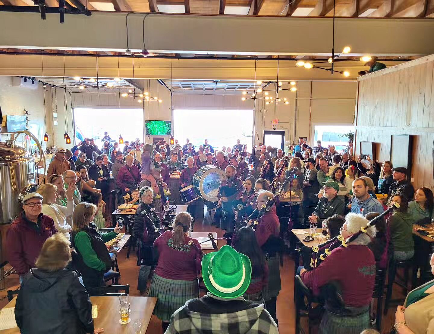 Wow! What a turnout! Happy St. Paddy's everyone! 
Thank you for another great weekend!! Slainte! 🍻