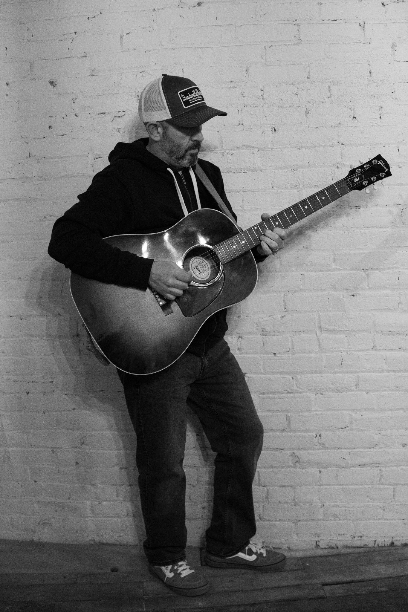 Live Music by Rob Henrikson