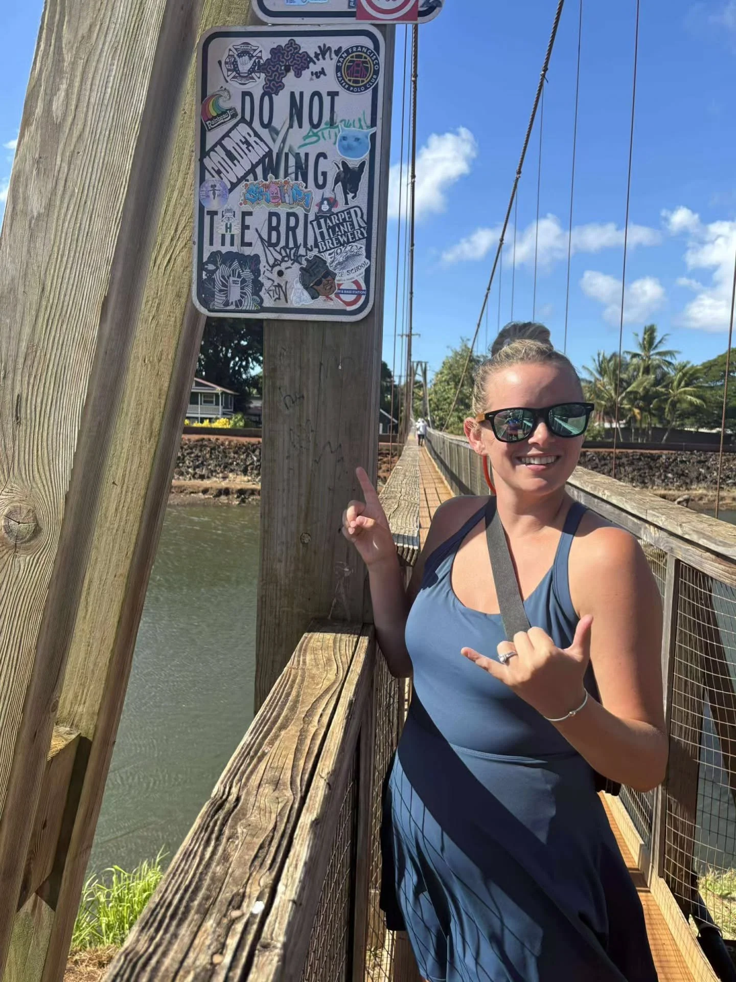 Congrats Jessica and Bill!! These guys surprised me by spreading Harper Lane Brewery love respectively all over the island of Kauai during their honey moon!! 

Ho'omaika'i 'ana- (Congratulations)

Thank you!!😃🍻🤙