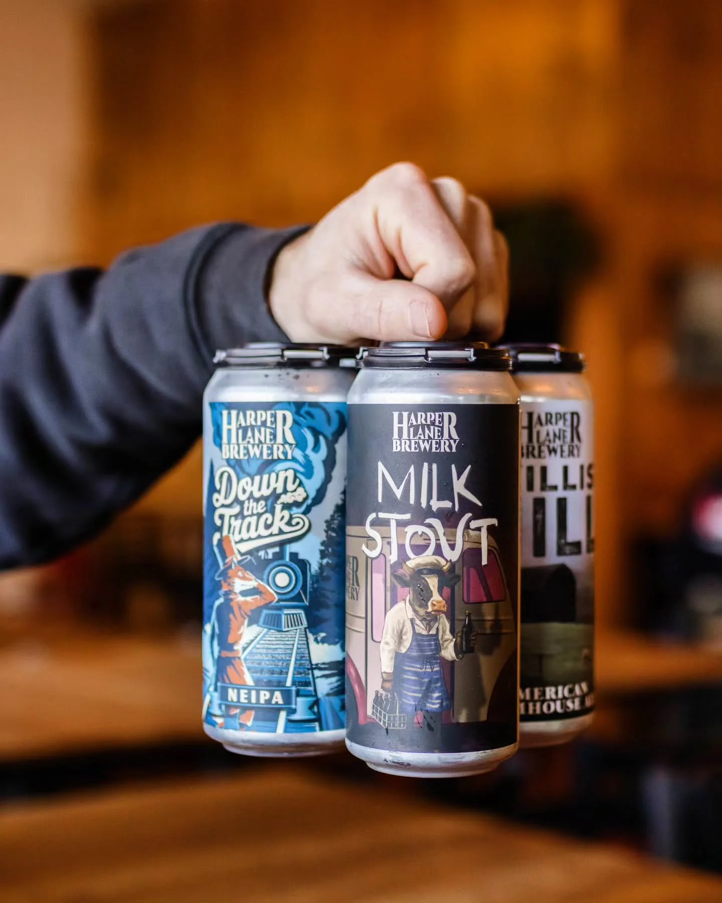 Did you know you can mix your own 4 pack here at Harper Lane?? Come on by and choose from 9 styles of beer!! 

We're open from 12-10pm today!! Saturday, 2/7.

Sunday- 2/8.
We are closing at 4pm for the big game!