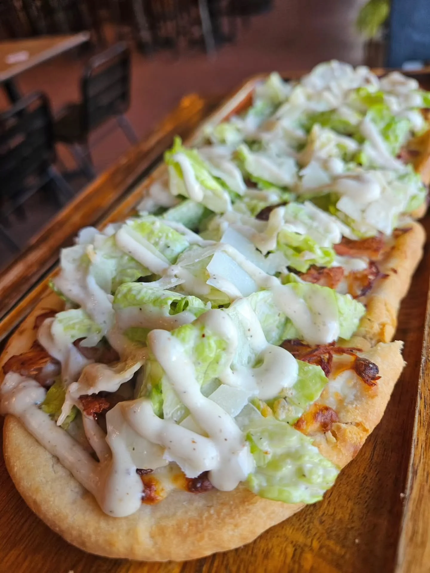 This weeks special from @homerootts! 

CHICKEN CAESAR FLATBREAD

Garlic oil base, 3 cheese blend, braised chicken, romaine lettuce, shaved parmesan, caesar dressing.

Beer Pairing-
Citrus Sunrise IPA- 7%