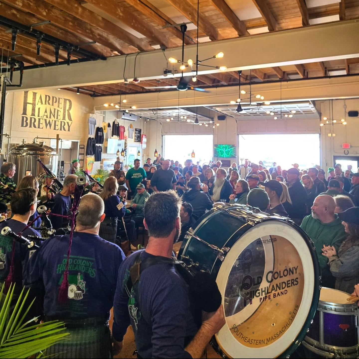 Happy St. Patricks Day!! Thank you all for coming Sunday! We had a blast! 

Thank you @oldcolonypb for stopping by!!