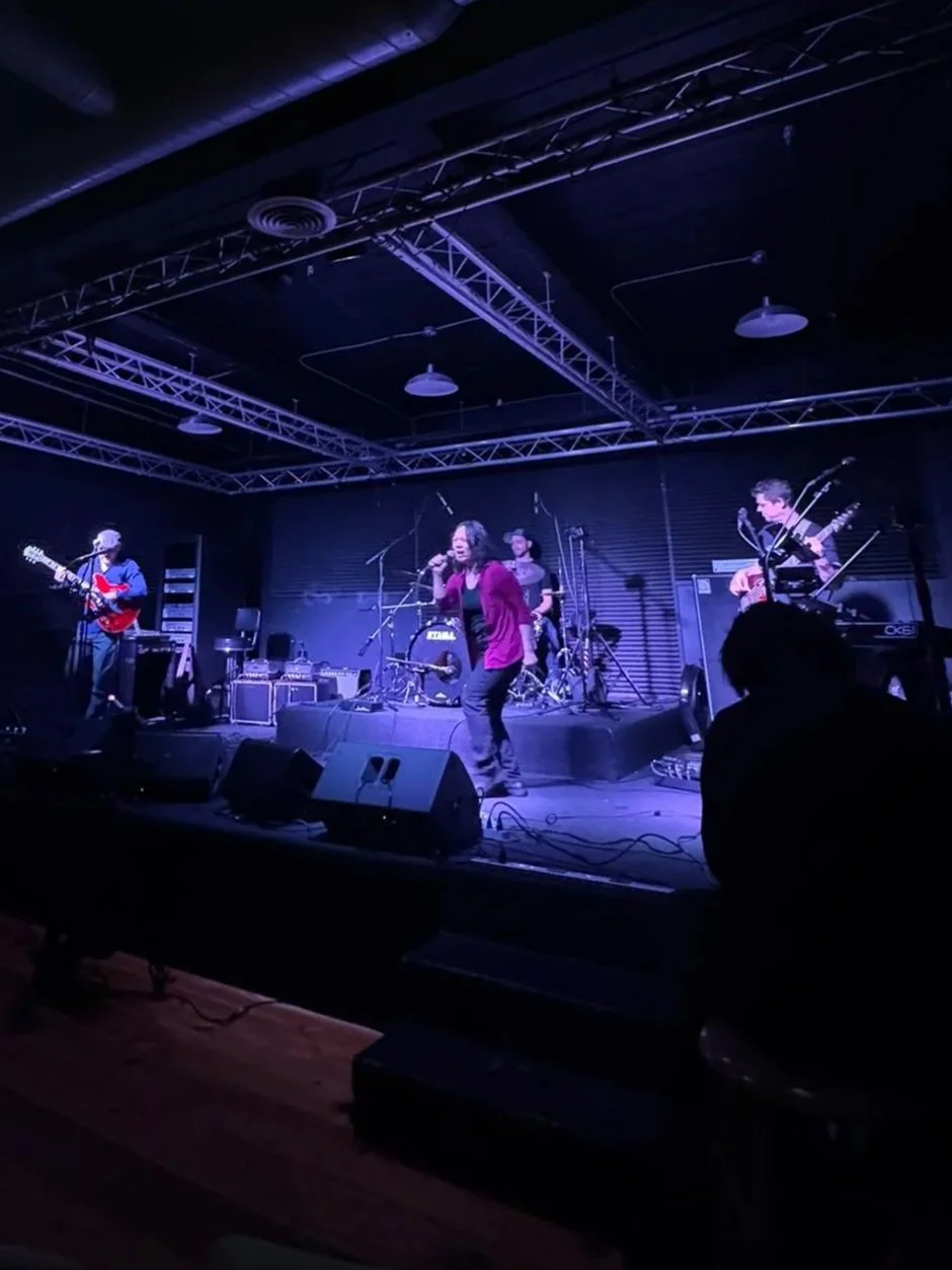 Live Music by Mirrors Edge