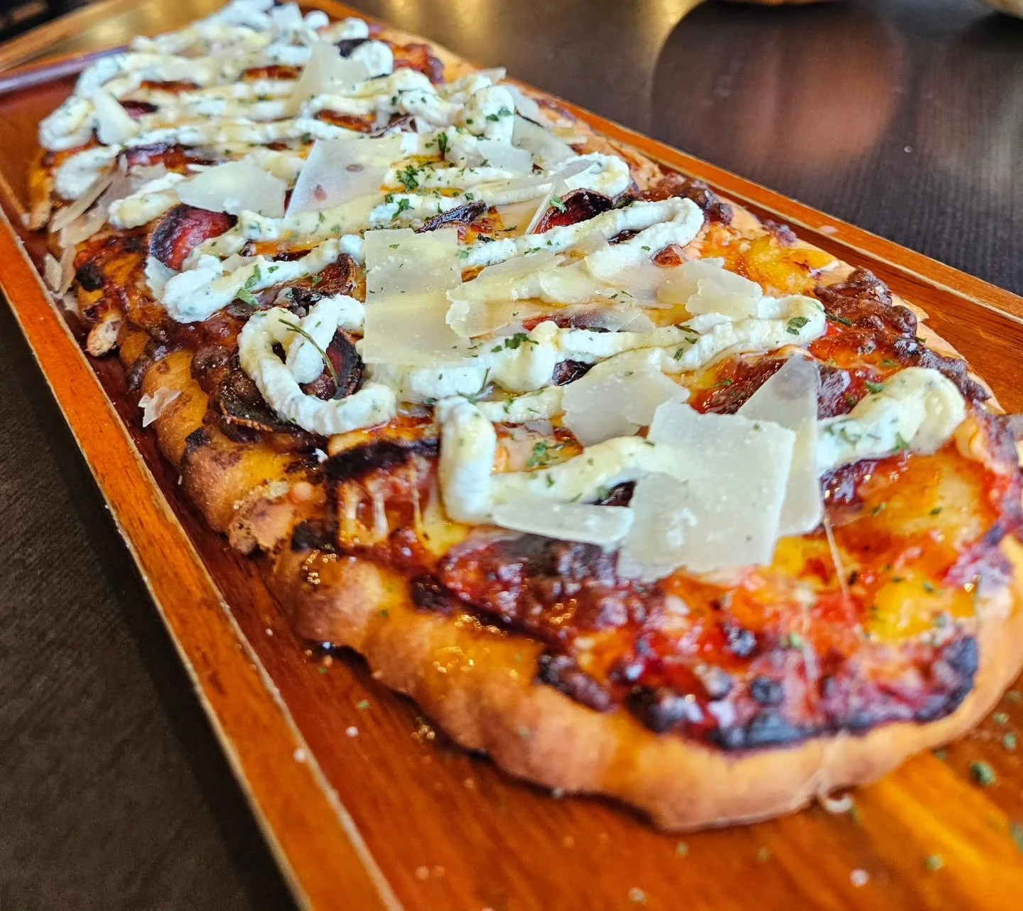 This Weeks Special From @homerootts!

HOT HONEY PEPPERONI RICOTTA FLATBREAD
 
Red sauce base, 3 cheese blend, cup and char pepperoni, hot honey, ricotta cheese drizzle

Beer- Milk Stout- 6.1% ABV

*Note to Stout Lovers out there*- We're down to can p