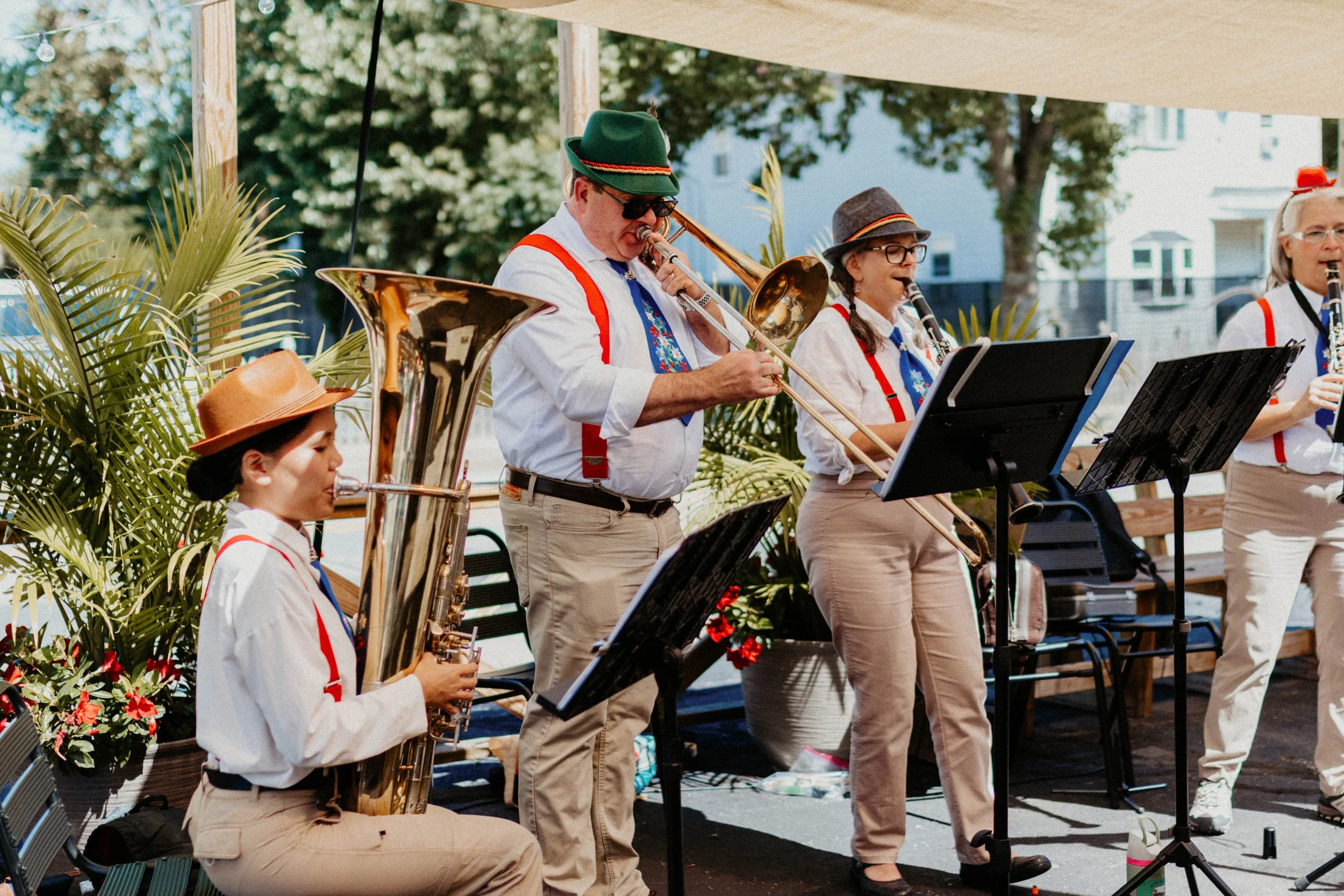 Live Music by Wunder Kapelle