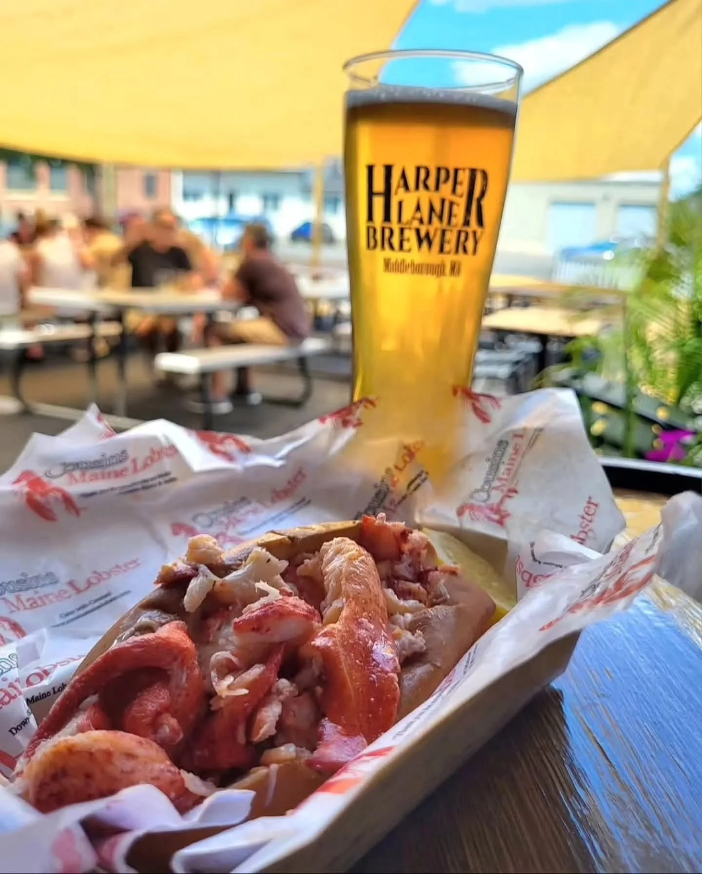 Today! Saturday- 8/8. We have @cousinsmainelobster here from 12-8pm!!

Live Music from 
@bricksofbostonmusic tonight 6-9pm

A/C on and cranking!!❄️