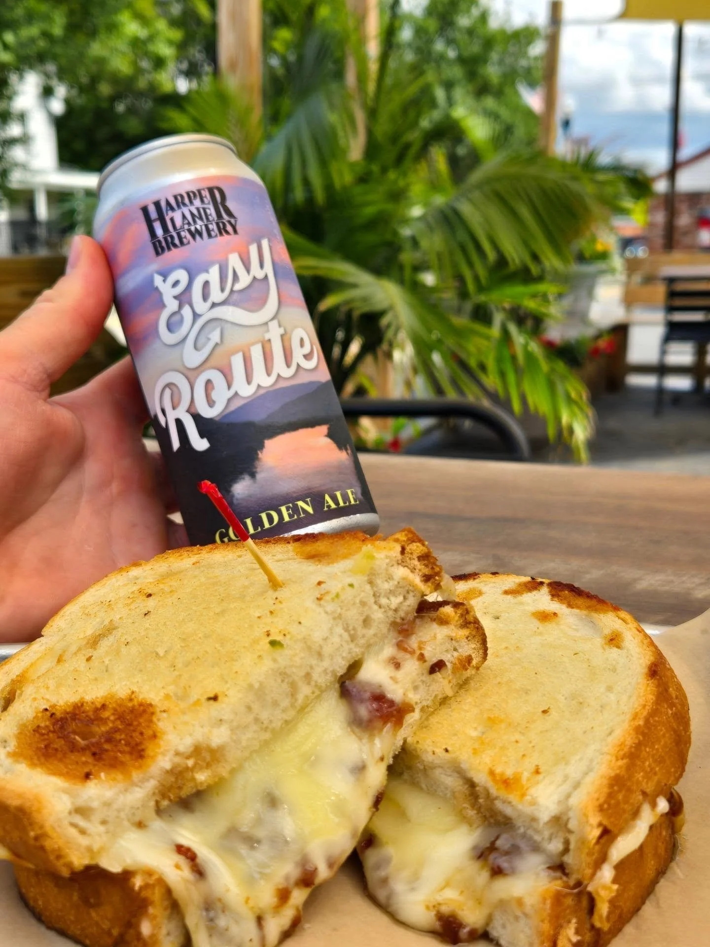 Today! 8/29 We're featuring a special from @homerootts and live music from @terraplanelane tonight from 6-9pm! 

BACON ONION JAM GRILLED CHEESE!!! 

Sourdough bread, american cheese, provolone cheese, bacon onion jam 🤤

Beer Pairing- Easy Route- 5% 