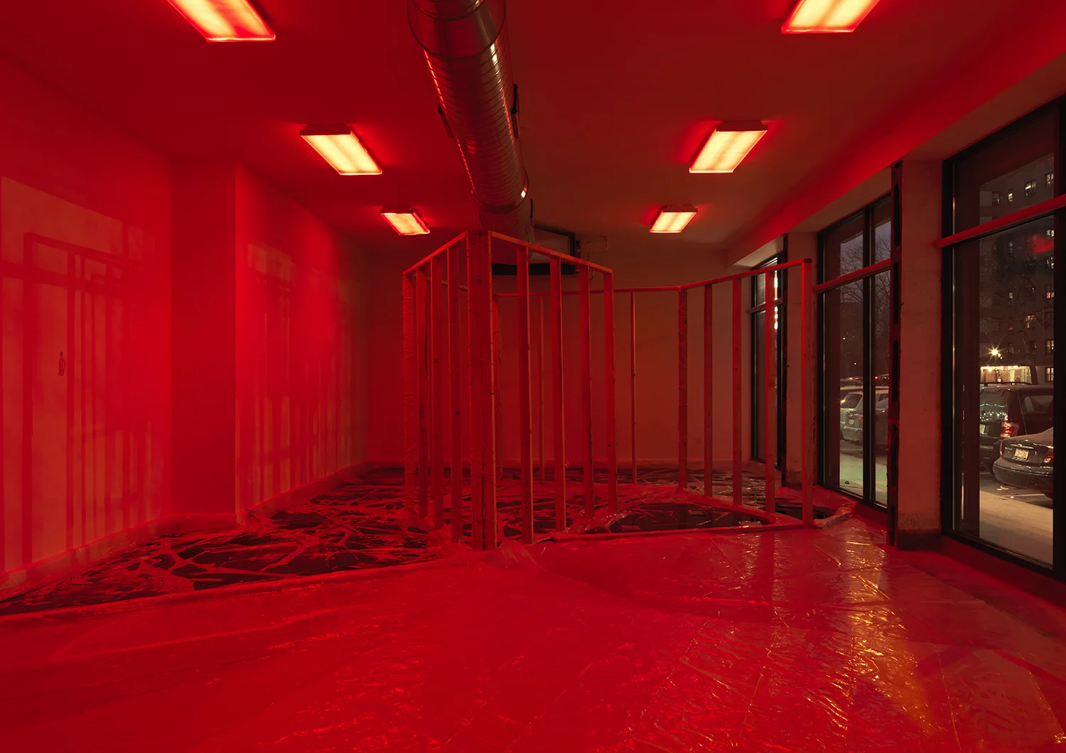 83 Pitt Street hosted the New York launch of artist Olivia Erlanger and architect Luis Ortega Govela's book Hate Suburbia within their installation a. or fifty thousand , which was based on balloon frame construction, vater-komplex and the intentional flooding of Fabio Sargentini's own garage gallery L'Attico. 