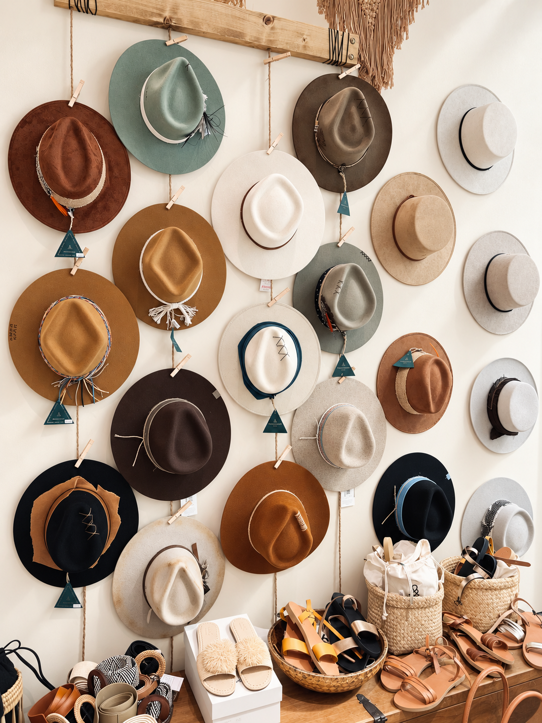Hat Display .png