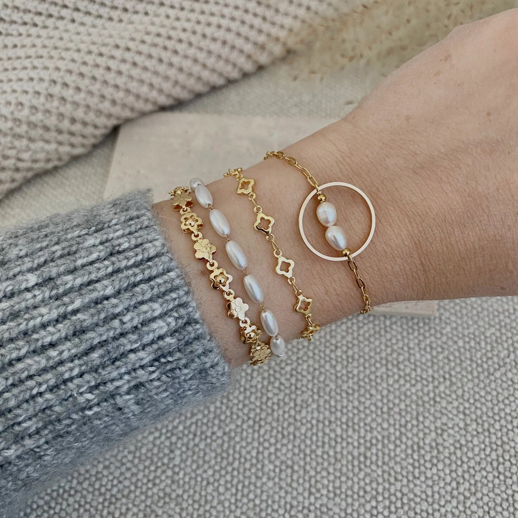 Oval Pearl Bracelet