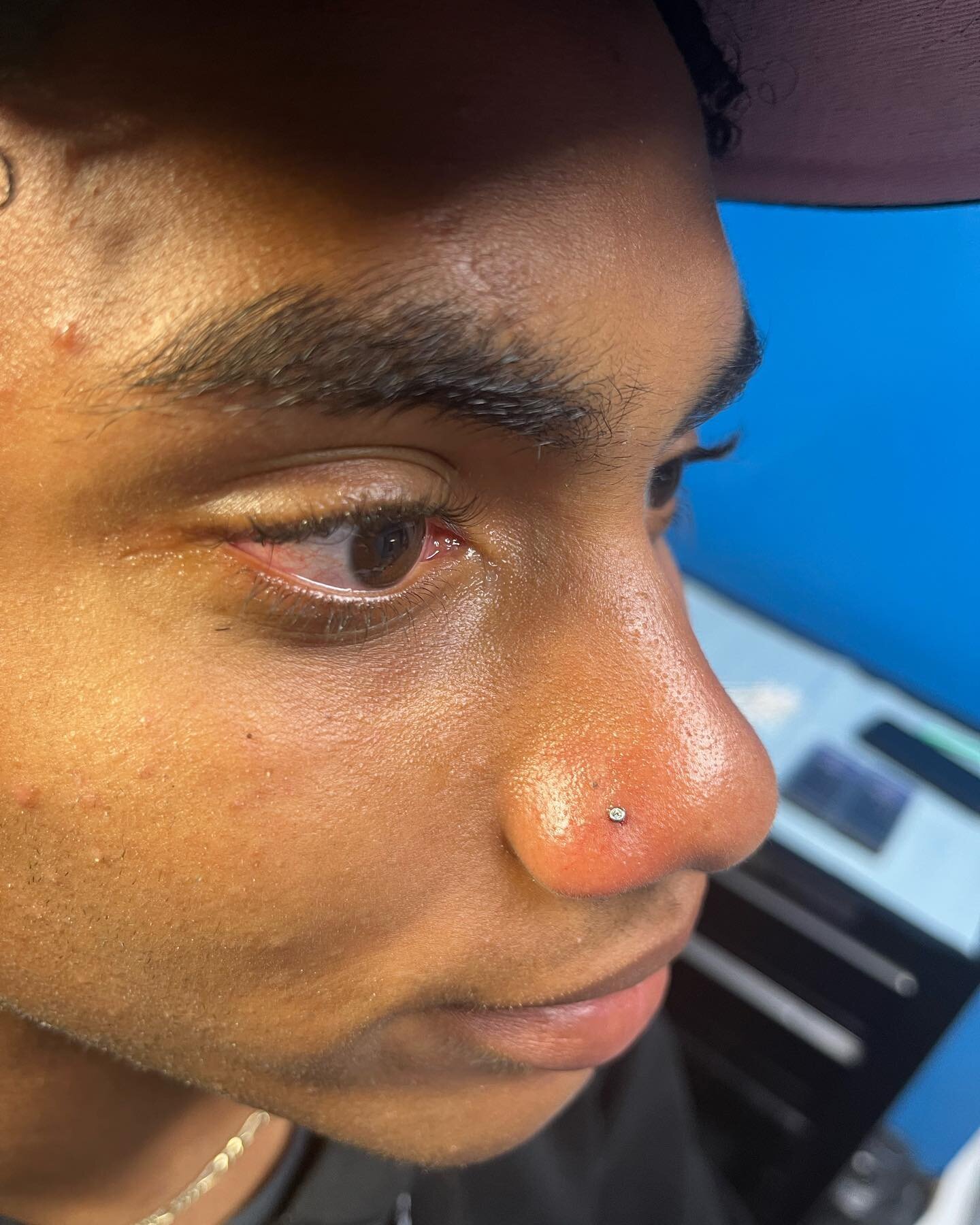 Nostril piercing 👃🏼👀 come by and decorate your face! #piercingsfordays #nostrilpiercing #pierclings