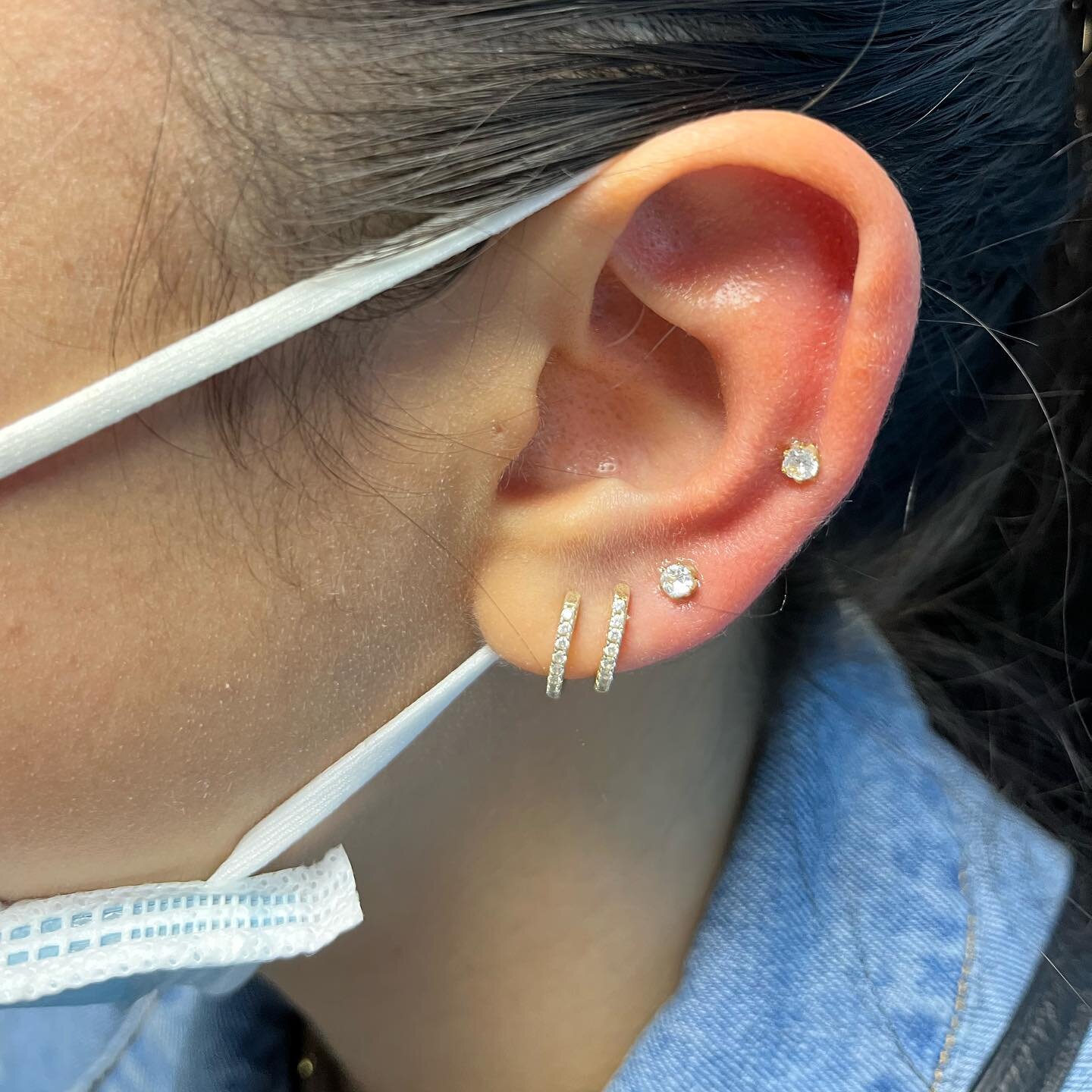 Third lobe piercing and a mid helix! #multipleearrings #piercedgirl @lolastattoos