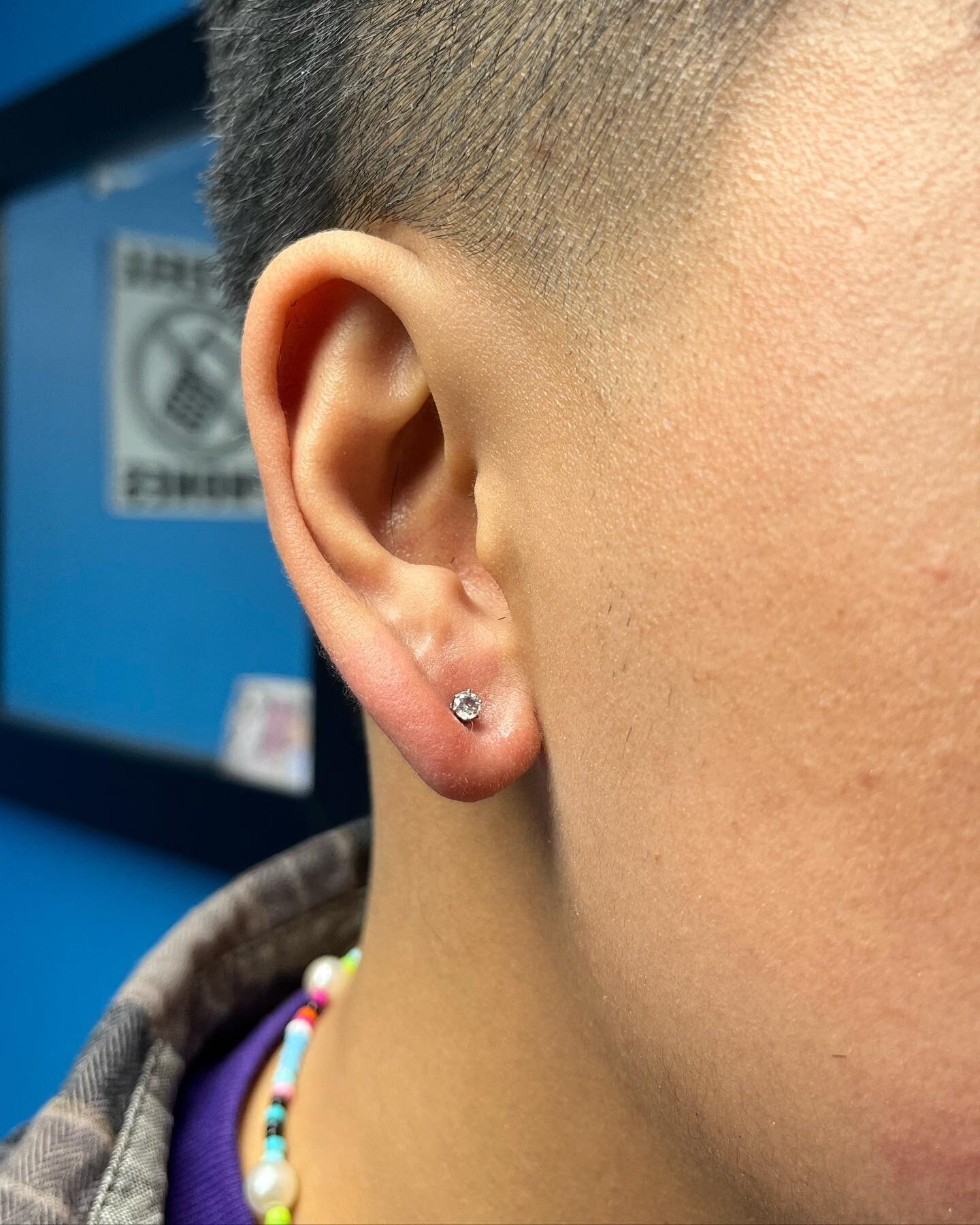 Come get your ears pierced! #letsgetdecorated #earlobes #piercingtime @lolastattoos