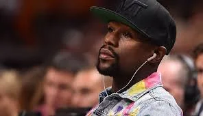 This Is Painful: Floyd Mayweather Struggles To Read A Brief Radio Drop