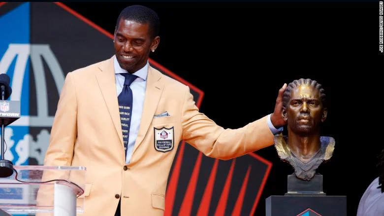 Randy Moss Attends His Hall of Fame Ceremony Wearing A Tie That Honors African-Americans Killed by Police