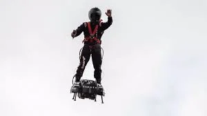 Flying Frenchman crosses English Channel by Hoverboard