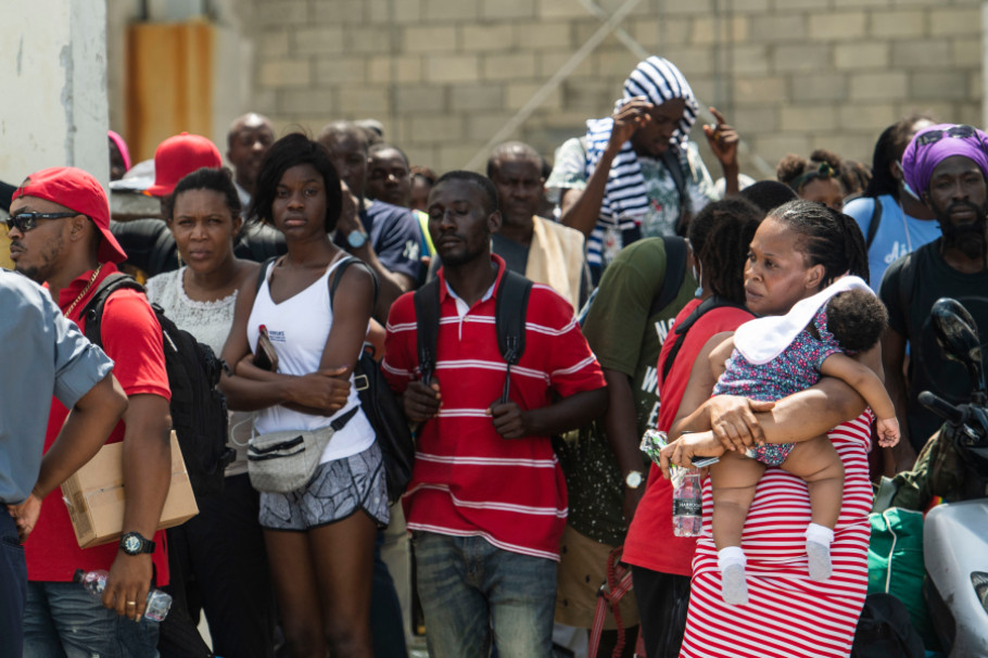  Trump Warns That Bahamian Hurricane Refugees Could Be ‘Gang Members’ 