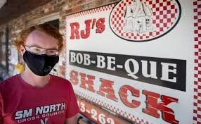 Restaurant owner kicks out ‘crazy’ Trump Supporter Who Flashed A Gun At Employee Who Asked Him to Wear A Mask