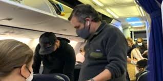 Ted Cruz’s Office Goes Silent After GOP Senator Is Accused of Flying to Cancun While Texas Shivers to Death