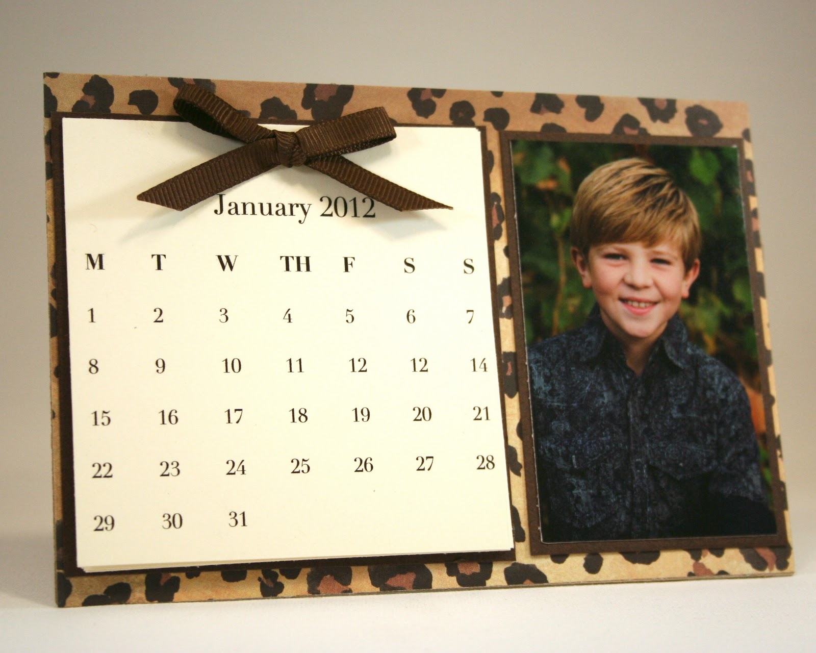 This desk calendar was also created using the Card And Photo Easel Die .
