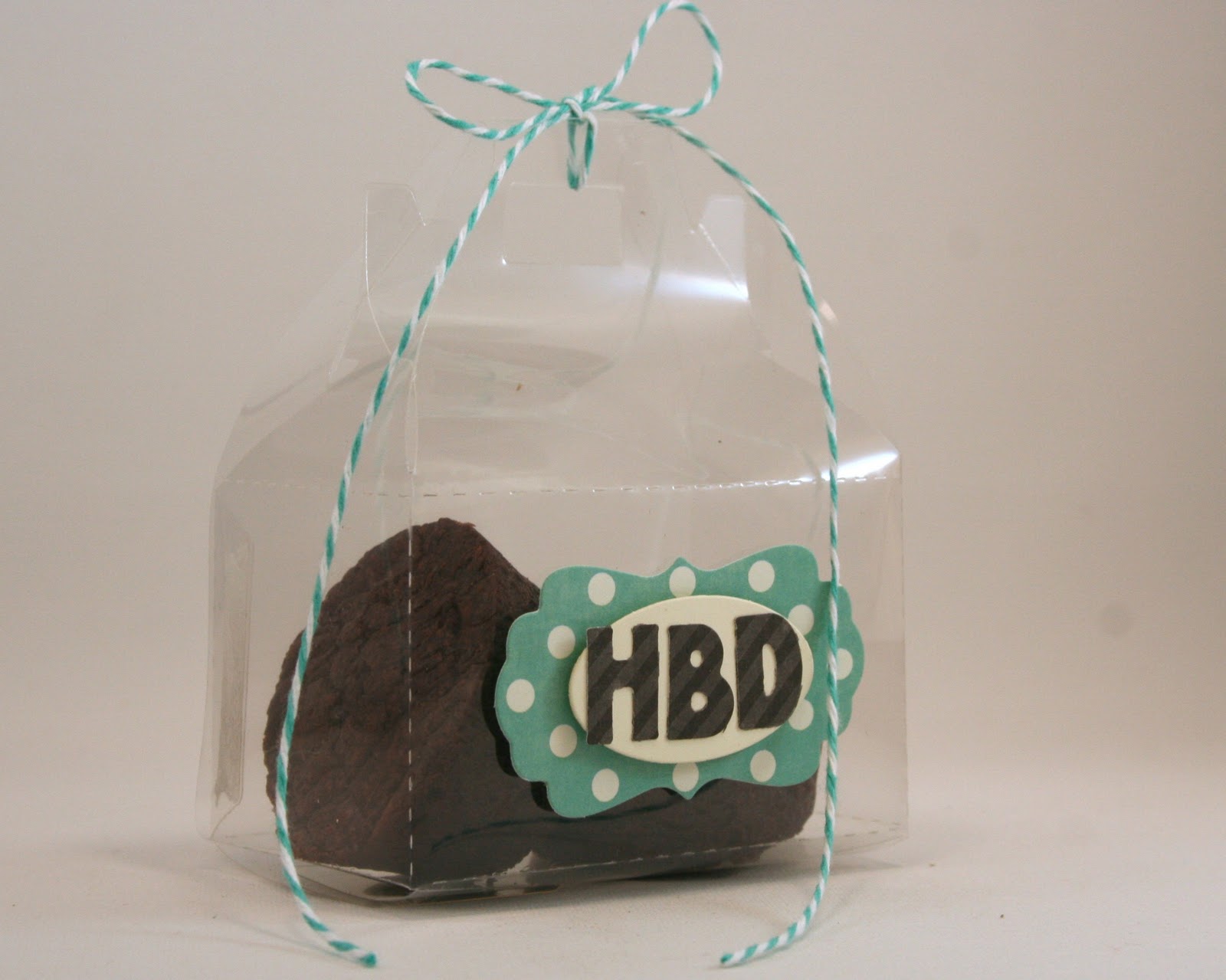 Another Bakery Box Die project, this time using the Manhattan Alphabet die. These mini letters are FABULOUS!