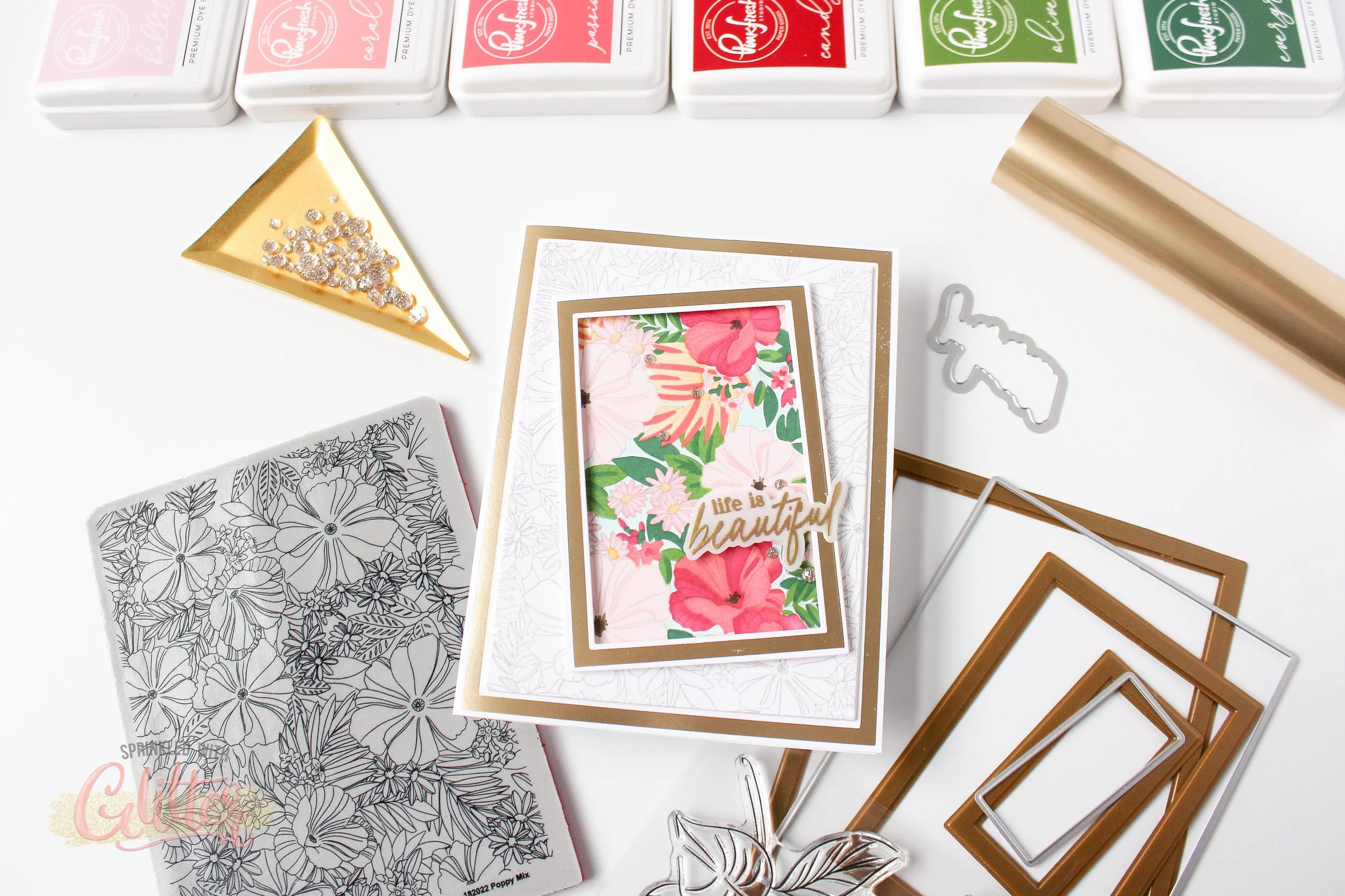 Spotlight Ink Blending With A Stencil - Pinkfresh Studio December 2022 Release Blog Hop