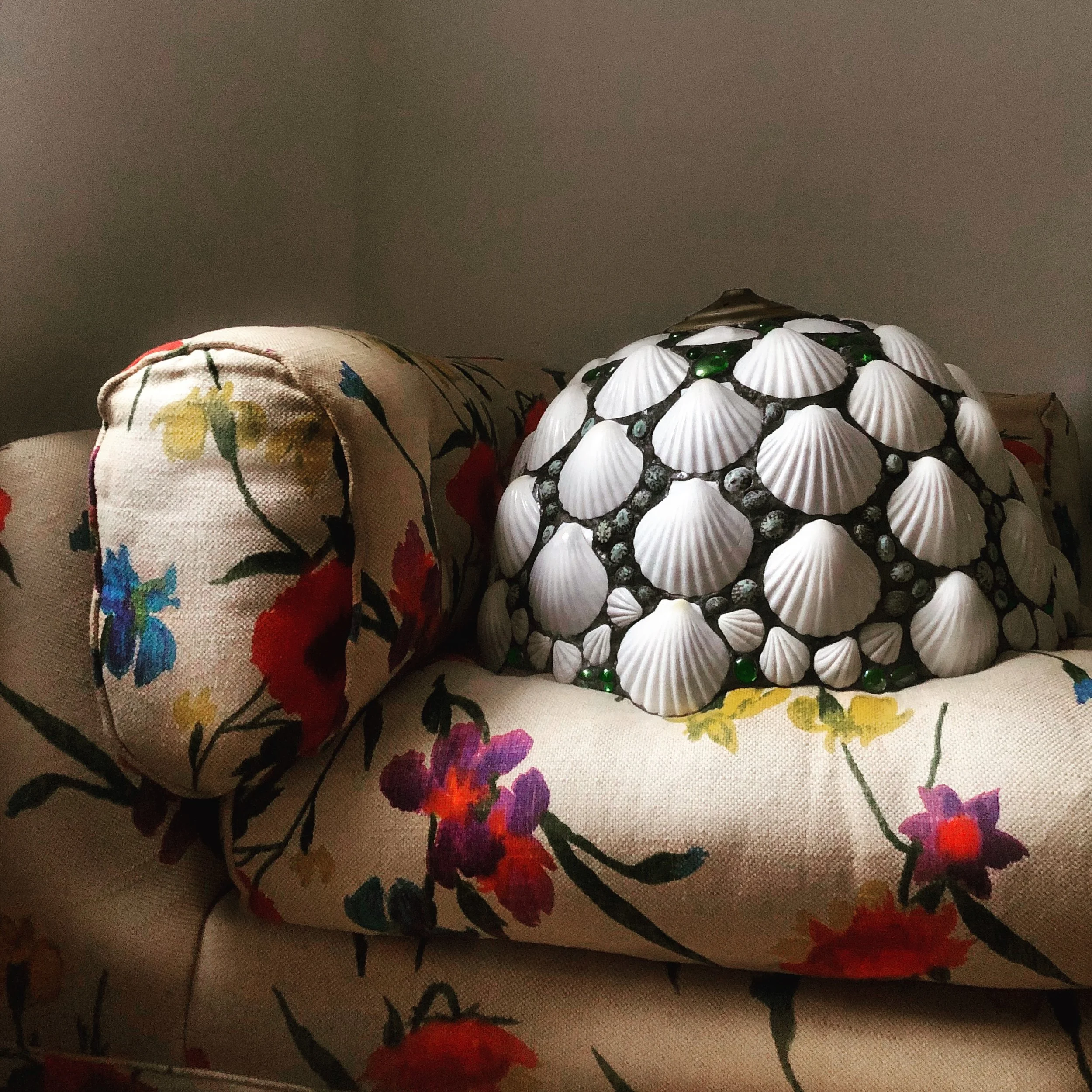 W. & J. Sloane NY Mid-Century Linen-weave Poppy, Daffodil and Iris Sectional with 1920’s Arts and Crafts Seashell and Leaded Glass Pebble Pendant Shade