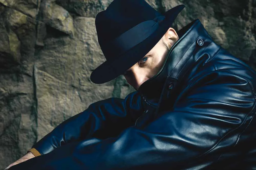 coat: oUr LeGaCy hat: BorsaLINo poloshirt: GaNT