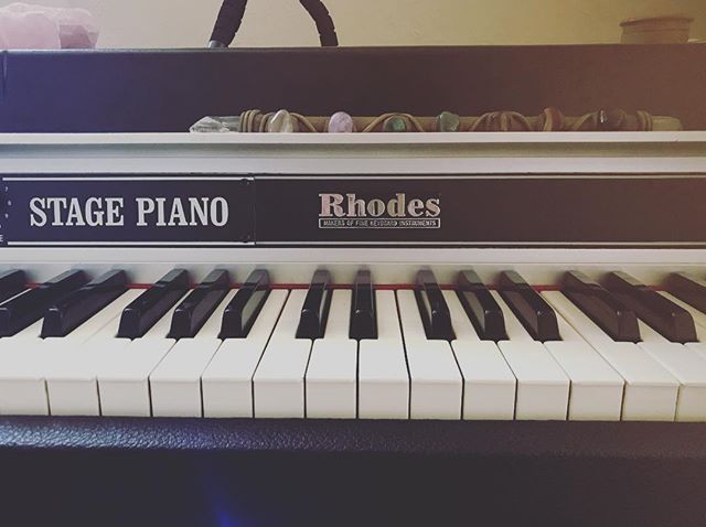 Thank you @thesingingwindownola for letting me play your Rhodes today 🙏🏽