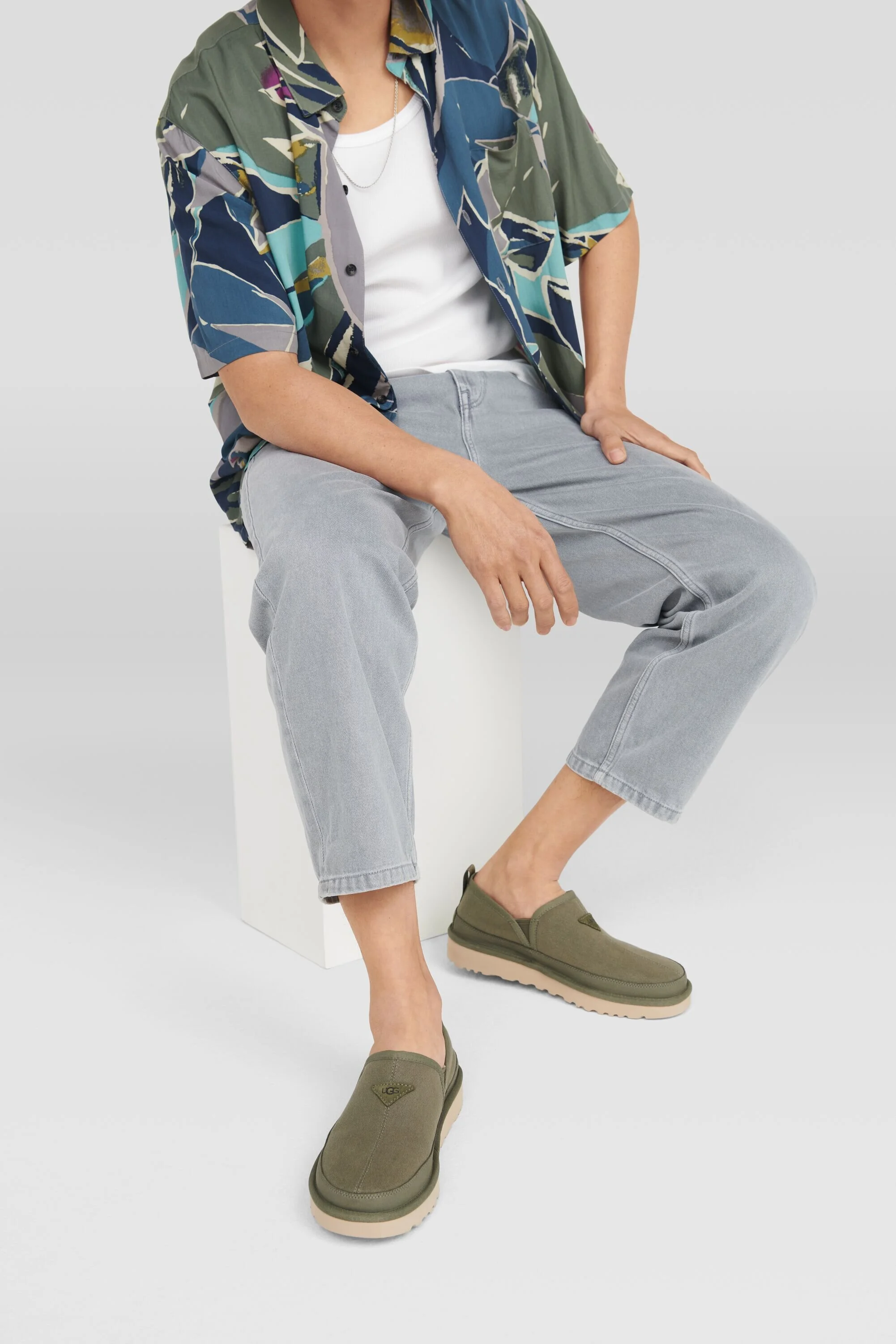 LARGE-SS21-M-ROMEO-CANVAS-1118512-MSG-SC_V.jpg