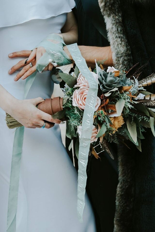 Bouquet Ribbon Calligraphy