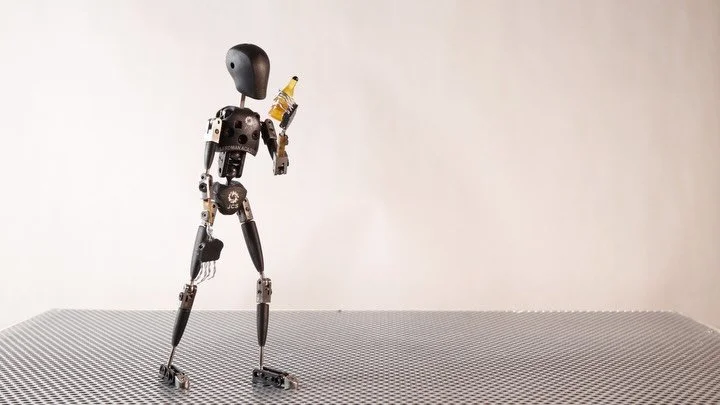 I&rsquo;ve been having a freaking BLAST working on my assignments for Stop Motion 1 through @aardmanacademy! I&rsquo;m learning a ton and can feel myself becoming more and more comfortable moving a puppet with each passing week! ✨

#stopmotion #stopm