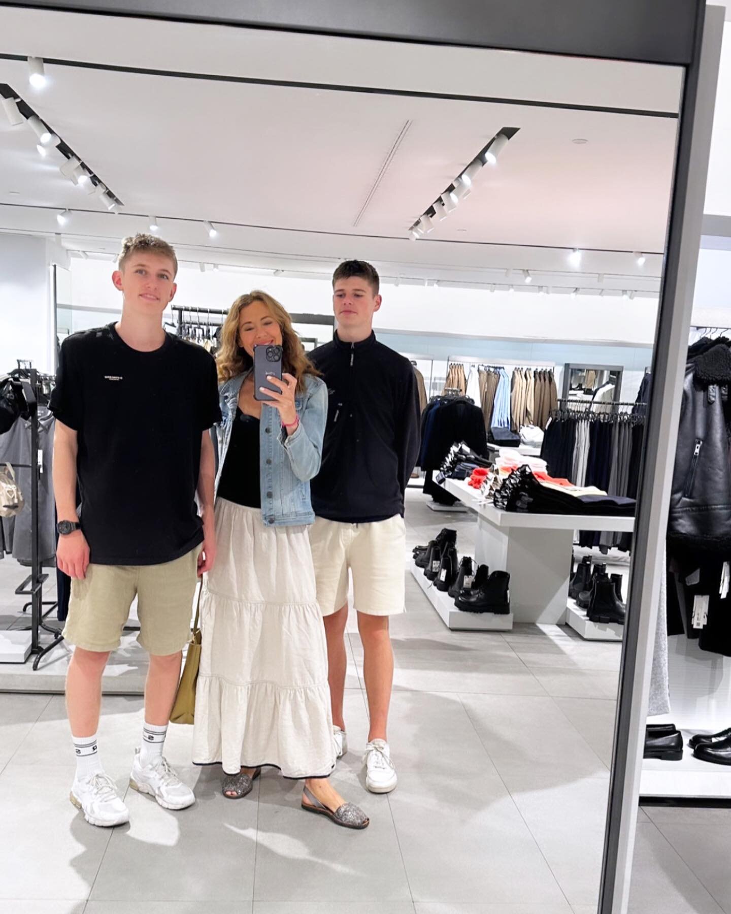 I look so short amongst the boys these days even though I&rsquo;m 176cm🙄 Anyhoo - lovely Mothers Day today with the lads🌸🌸🌸 @_hugomorgan_ @lleomorgan Breakfast, Shopping with bby @_hugomorgan_ driving 🌸 PS: looks like we are dressed in uniform!!